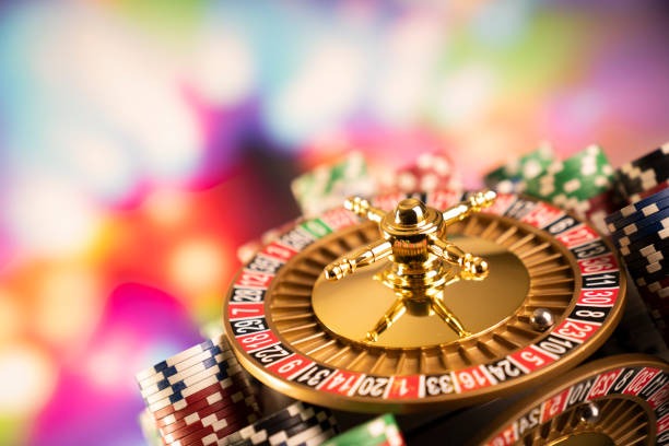 Lightning Roulette wheel display showing struck numbers with multiplier badges on hamba777